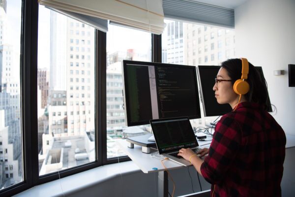 adult-business-coder-1181676-1-600x400.jpg