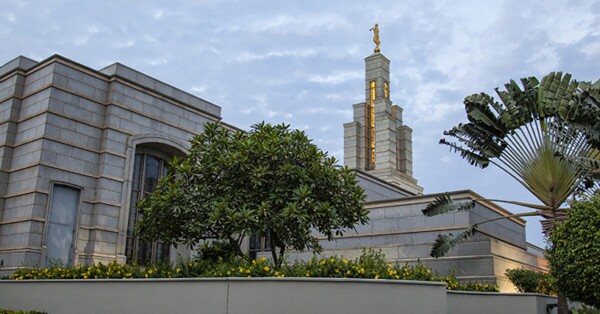 Ghana_Temple_Picture-1266x662.jpg