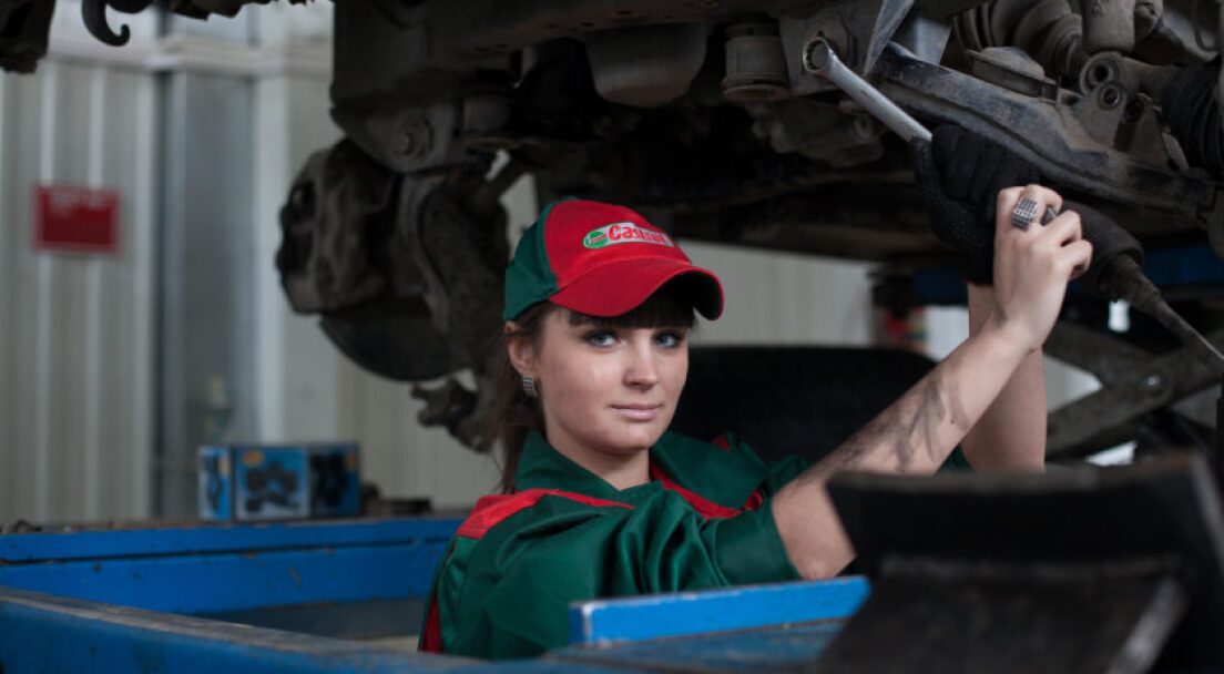 action-automotive-car-279949-840x560.jpg