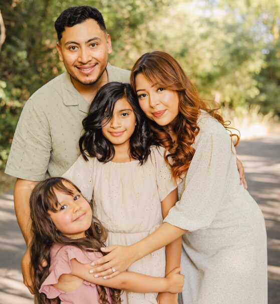 BYU-Pathway student Yulissa Guzman-Lopez and her family